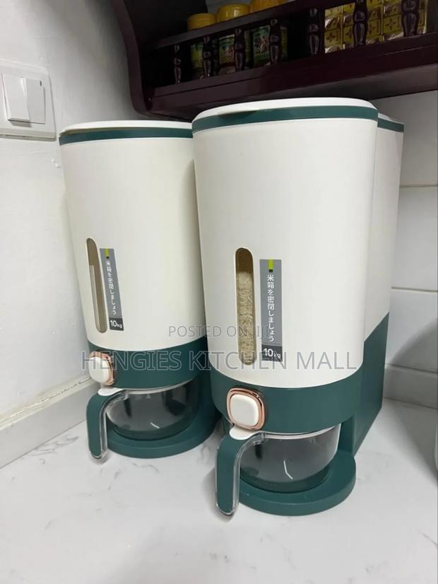 Rice Bucket 10kg Capacity · Photo 2