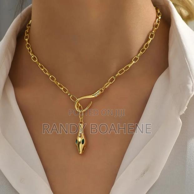 Women Retro Snake Head Necklace · Photo 3