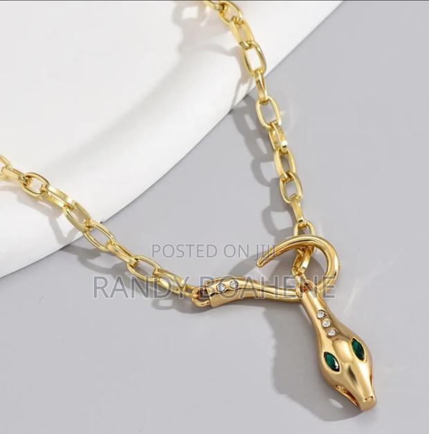 Women Retro Snake Head Necklace · Photo 4