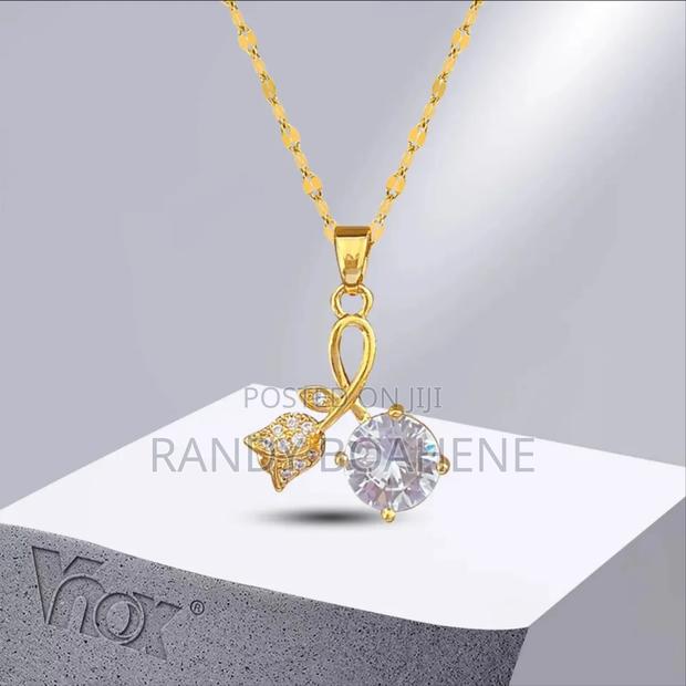 Icy Cz Stone + Rose Necklace for Women · Photo 4