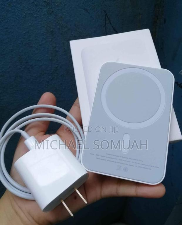 Apple Magsafe Battery Pack · Photo 4