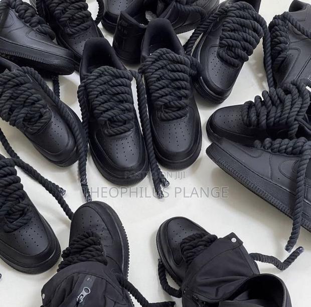Nike Airforce 1 Big Lace , Black and White · Photo 3