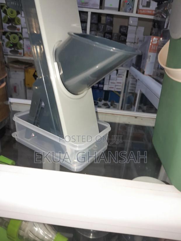 Mandolin Vegetable Slicer · Photo 4