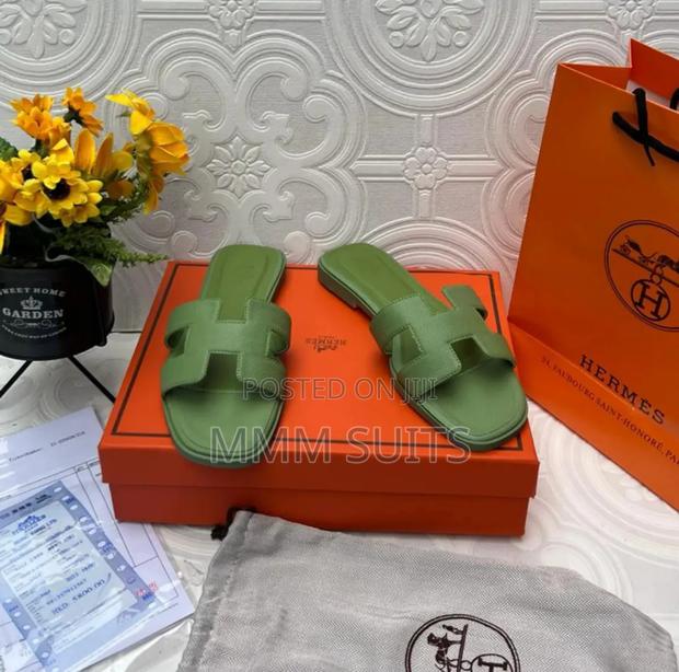Quality Ladies Hermes Slippers Fresh In Box · Photo 4