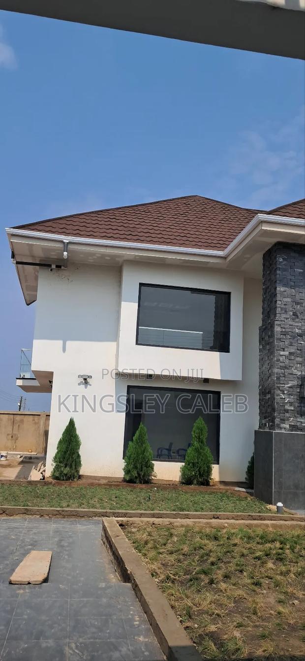 White PVC Rain Gutter