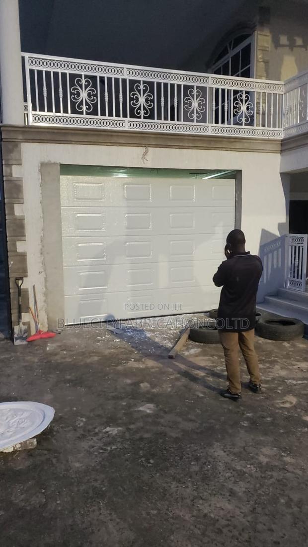 Wooden Color Remote Control Door System · Photo 3