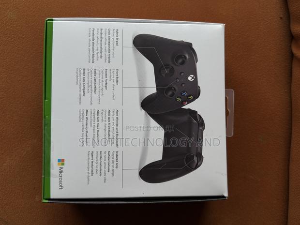 Xbox One Controller · Photo 4