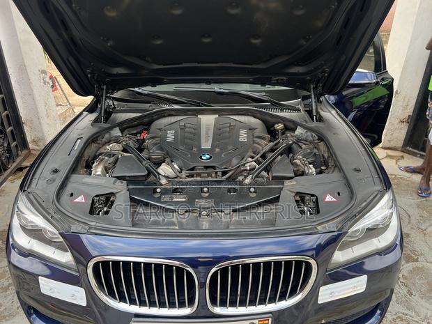 BMW 7 Series 750Li 4dr Sedan (4.4L 8cyl Turbo 8A) 2015 Blue