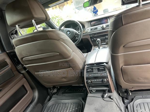 BMW 7 Series 750Li 4dr Sedan (4.4L 8cyl Turbo 8A) 2015 Blue