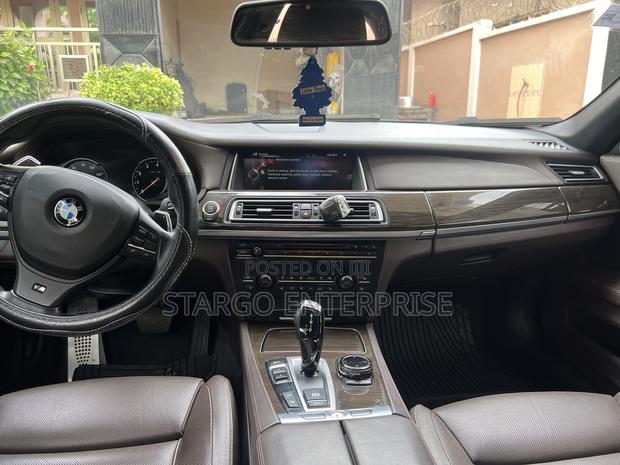 BMW 7 Series 750Li 4dr Sedan (4.4L 8cyl Turbo 8A) 2015 Blue