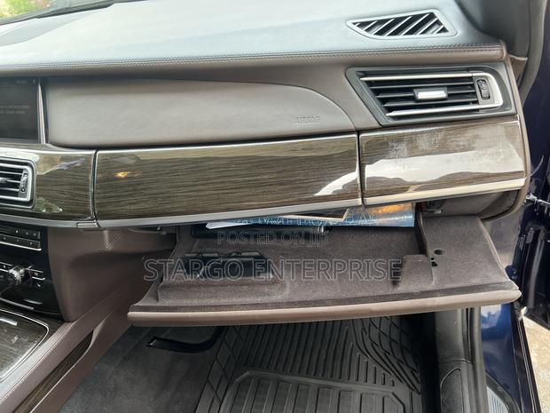 BMW 7 Series 750Li 4dr Sedan (4.4L 8cyl Turbo 8A) 2015 Blue