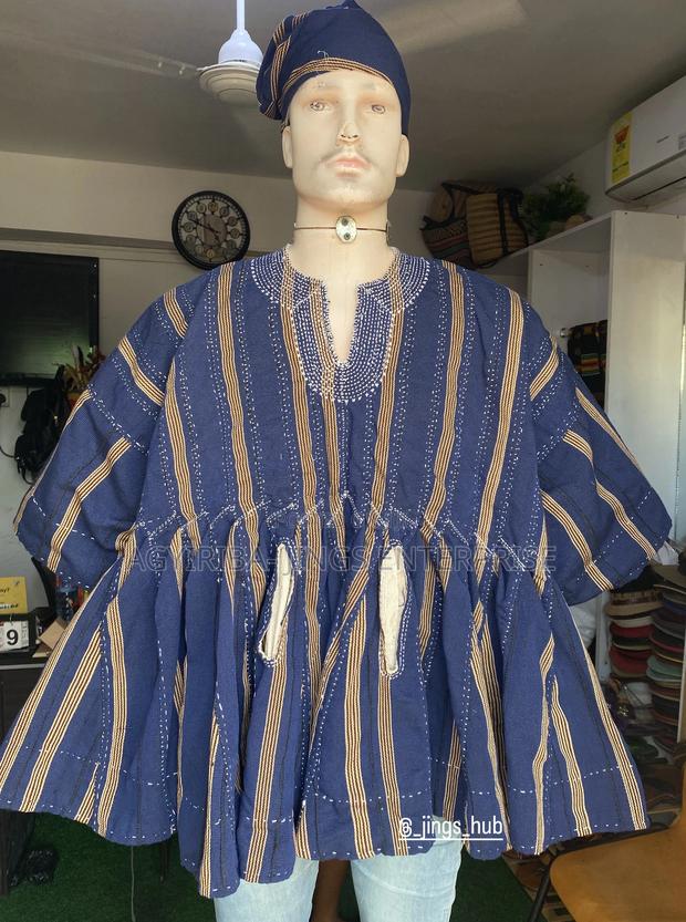 Mens Smock · Photo 4