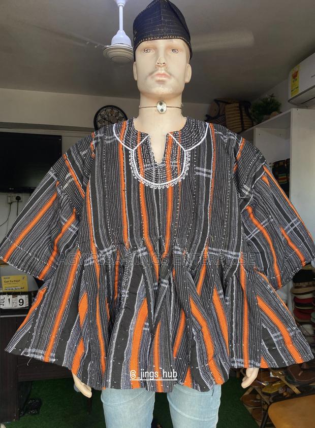 Mens Smock · Photo 4