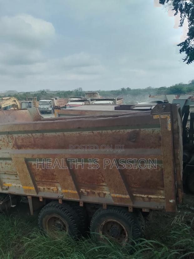 Used Tipper Trucks for Sale, Machines in Good Condition. photo 3