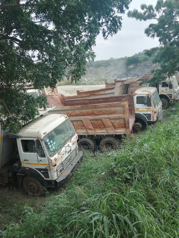 Used Tipper Trucks for Sale, Machines in Good Condition. photo 9