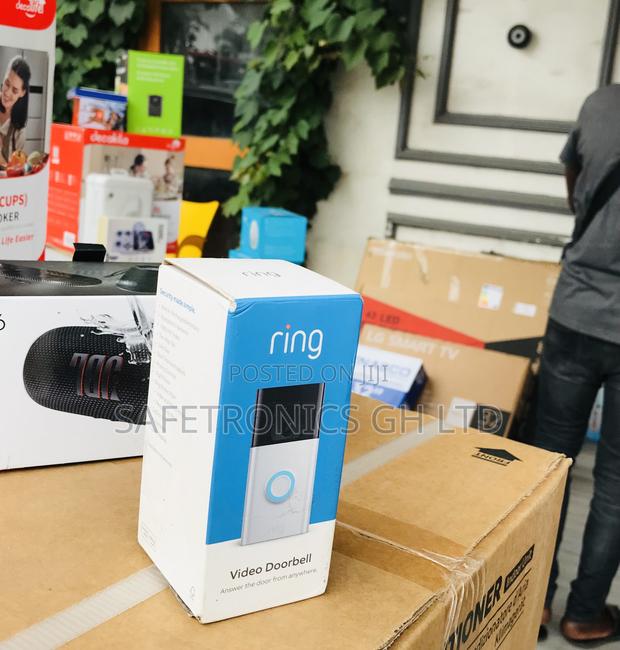 Essential Ring Door Bell Cam White · Photo 2