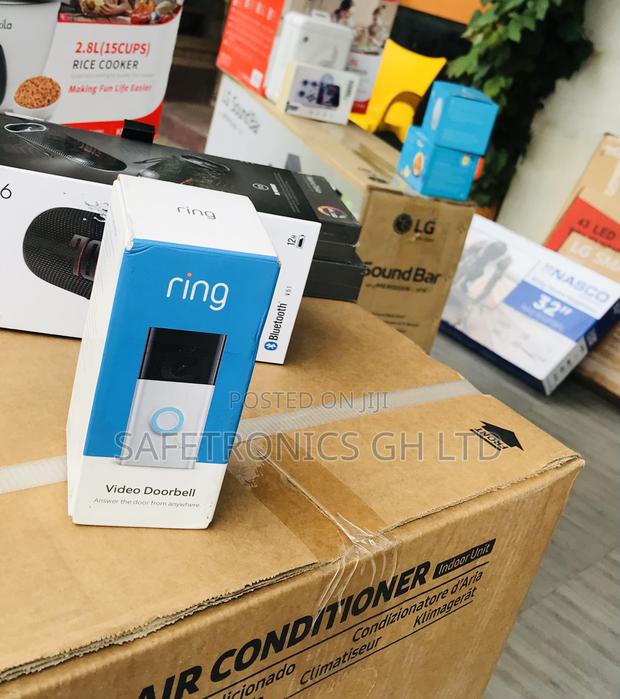 Extremely Neat White Ring Door Bell Cam · Photo 2