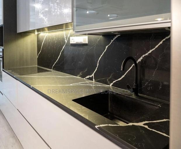 Marble Stone for Luxurious Kitchen Countertops/ Worktops