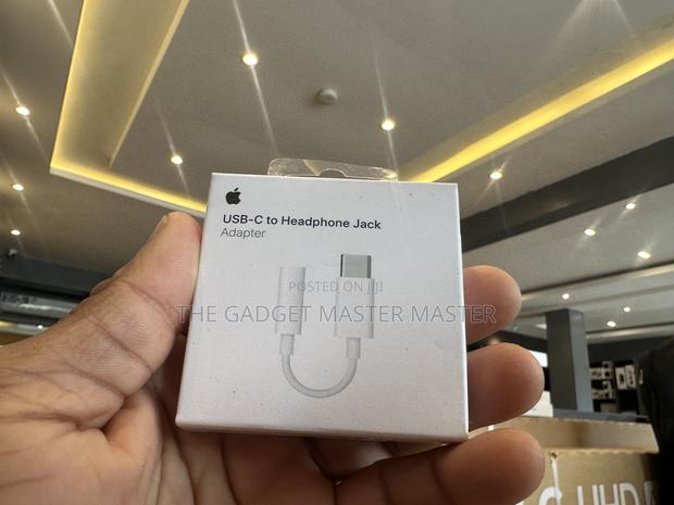 Usb-C to 3.5 Mm Headphone Jack Adapter · Photo 4