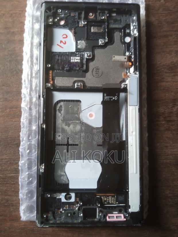 Samsung Note 20 Ultra Screen. With Line · Photo 3