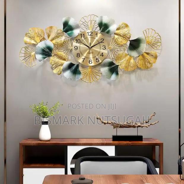 Wall Clock for Sale · Photo 4