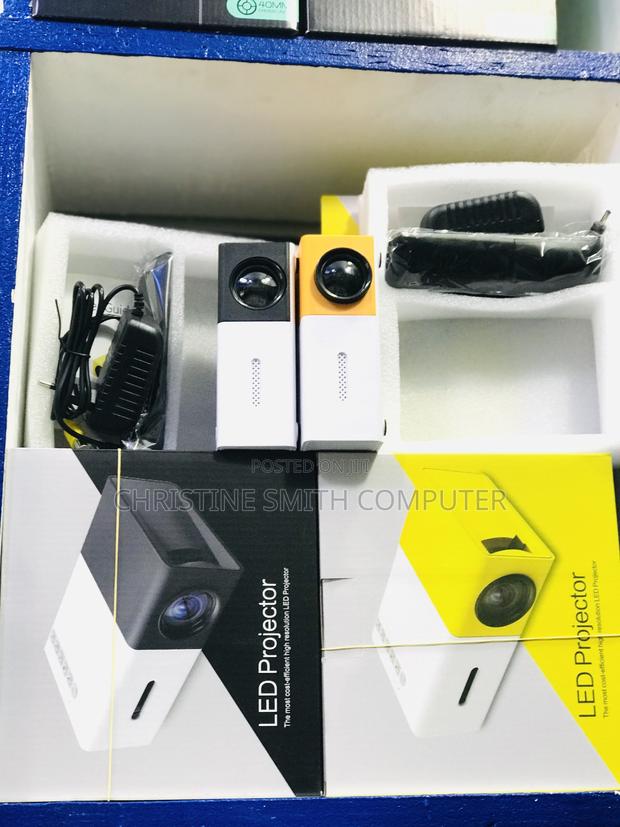 Mini LED Projector · Photo 3