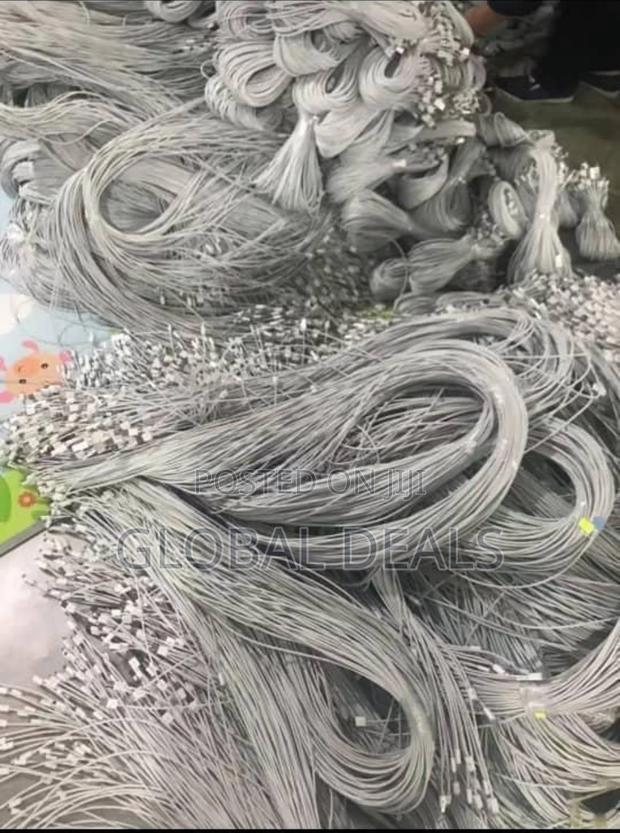 Long Data and Charging Cables for All Phones · Photo 3