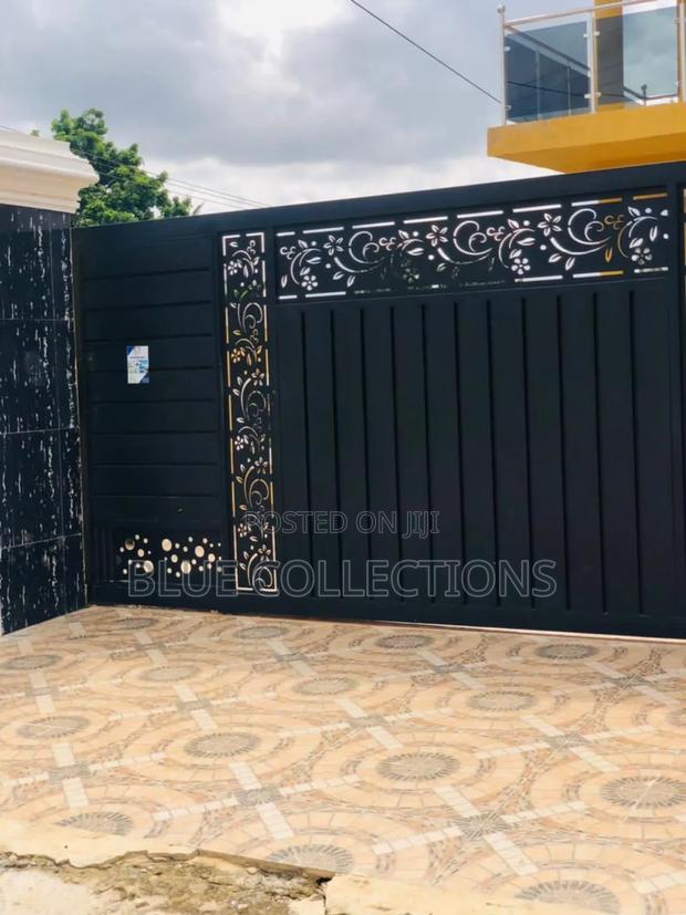 Stainless Steel Main Gate · Photo 2