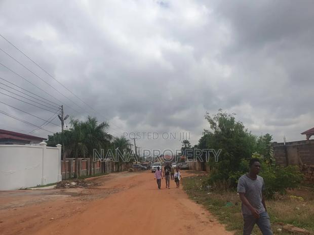 Thirty Acres of Land for Sale Located at Oyibi Bawaleshie · Photo 2