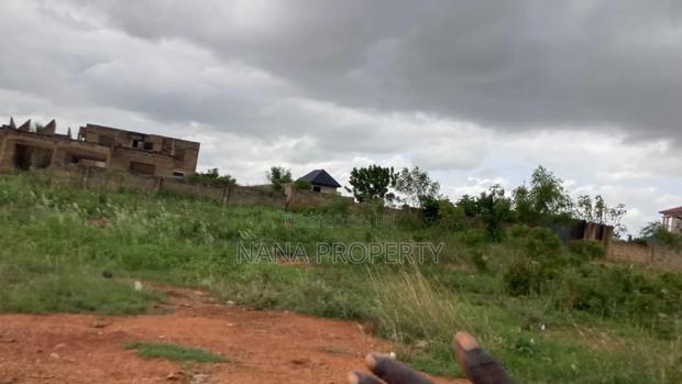Thirty Acres of Land for Sale Located at Oyibi Bawaleshie · Photo 3