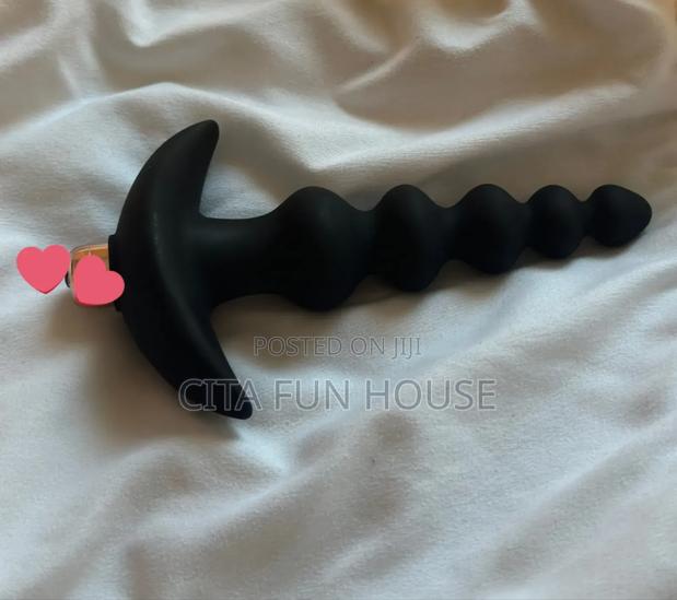 Vibrating Silicone Anal Plug · Photo 3