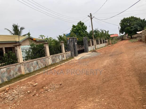 Twenty Acres of Land for Sale Located at Oyibi Bawaleshi · Photo 1