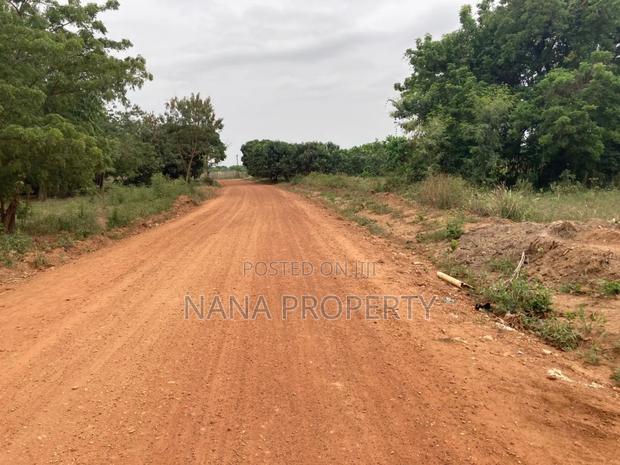 Twenty Acres of Land for Sale Located at Oyibi Bawaleshi · Photo 2