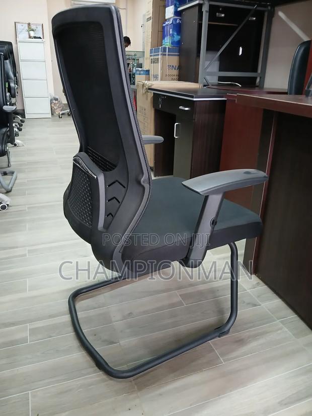 Mesh Visitors Chair