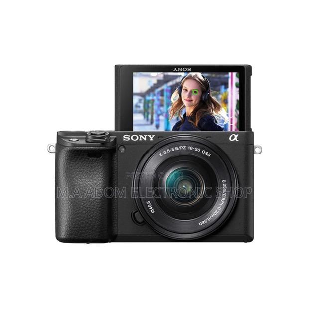 Original Sony ZV-E10 Mirrorless Camera With 16-50mm Lens · Photo 4