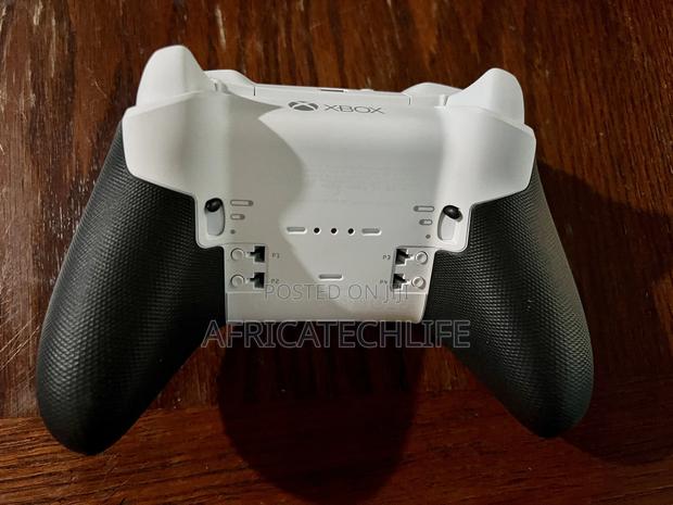Microsoft Xbox Elite Core 2 Controller Series 2 · Photo 3