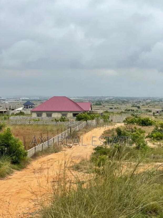 Hot CAKE Discount on Titled Plots at Tema Community 25 · Photo 4