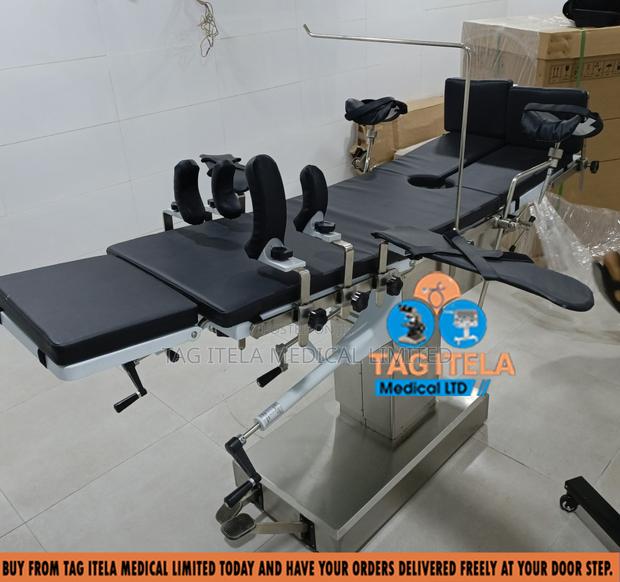 Theater Operating Bed (Hydraulic) · Photo 4