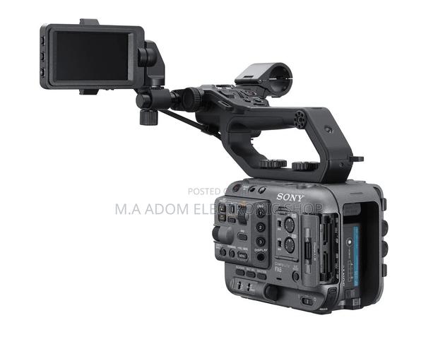 SONY ILME-FX6 Cinema Line Full-Frame Camera · Photo 2