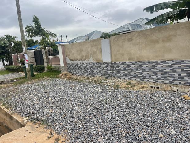 One Plot of Land for Sale by the Roadside at Litelroses · Photo 4