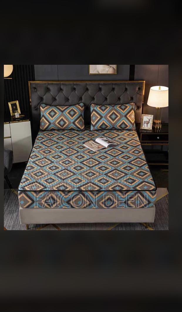 King Size Highest Quality Mattress Covers(In Diff Colors) · Photo 1