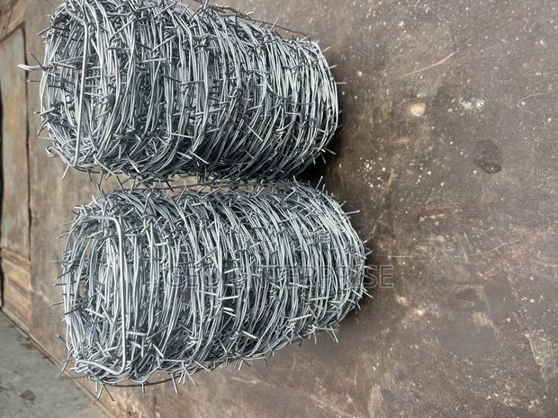 Barbed Wire · Photo 4
