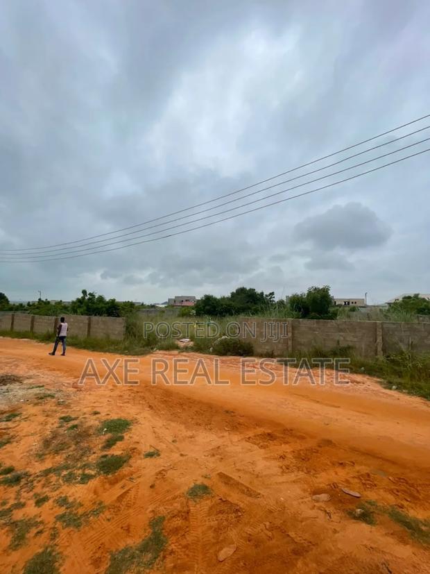 Latest Multipurpose Estate Plot - Tema Community 25 · Photo 4