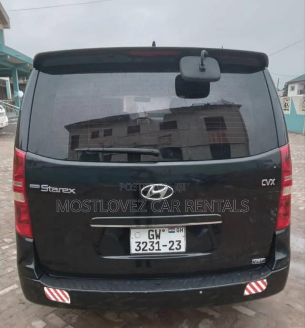 Car Rentals- 10-12 Seats Bus for Rent-Hyundai Buses · Photo 4