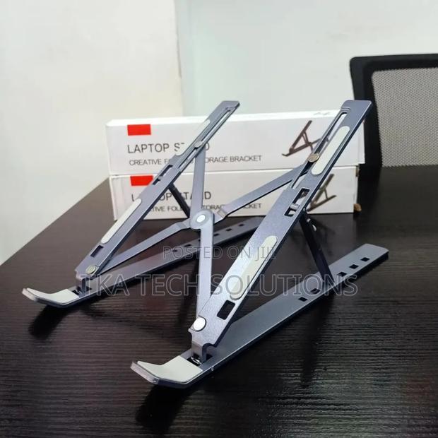 ADJUSTABLE Laptop Stand · Photo 2