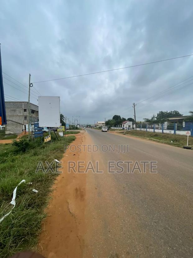 Exciting Bonus Offers on Half Plot at Prampram Beach Road · Photo 4