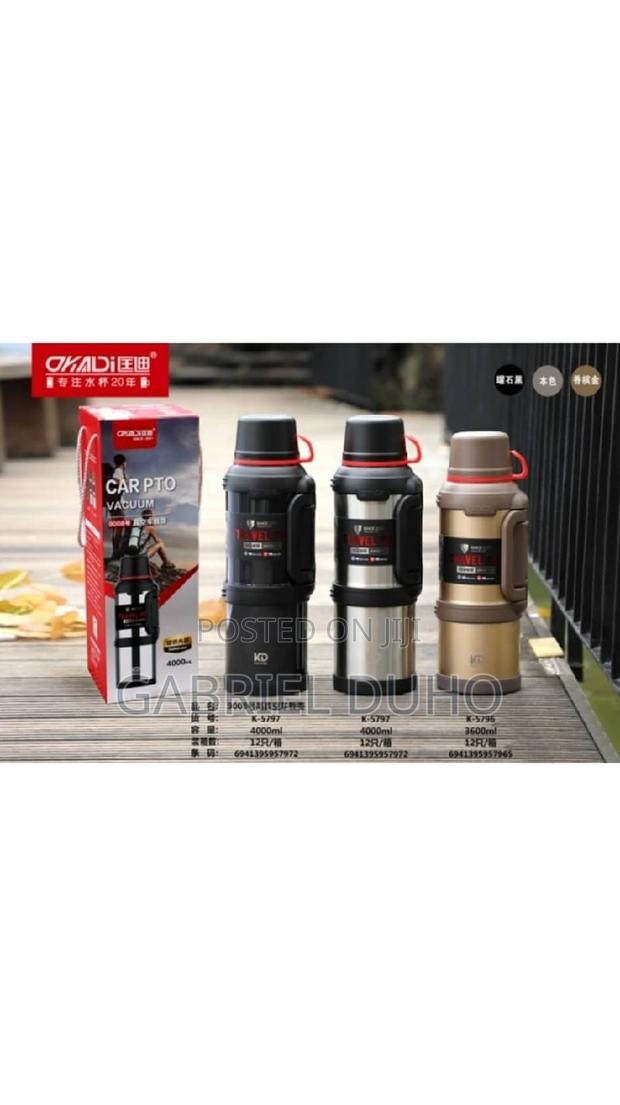 3.5L Metal Flask · Photo 2