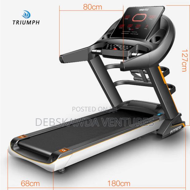 Q6 Automatic Incline Treadmill 4hp · Photo 3