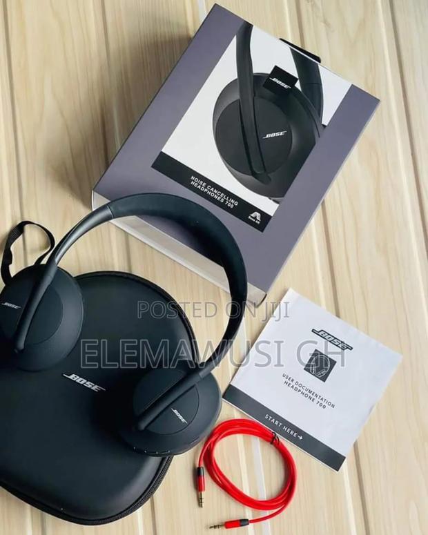 Bose 700 Wireless Headset With Case ( Noise Cancelation ) · Photo 4