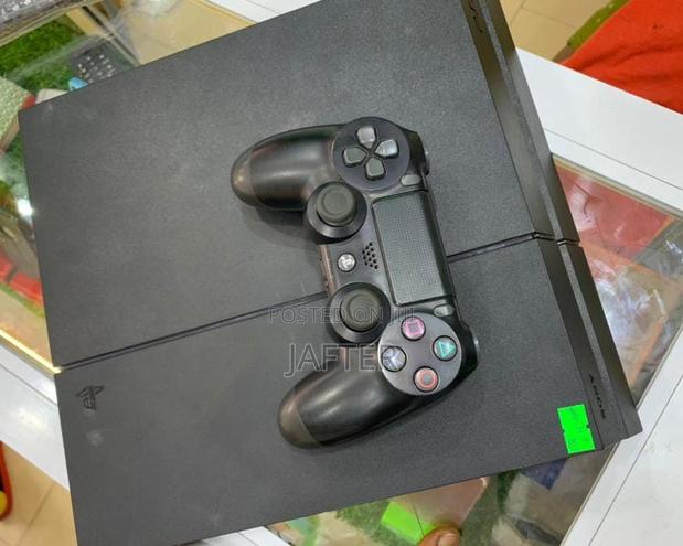 Ps4 Console Loaded With Fifa 27and 5 Games · Photo 4